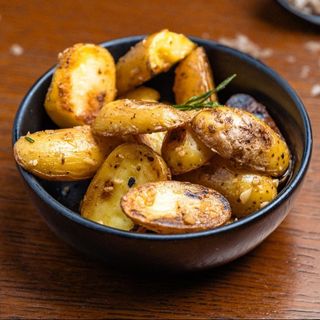 Cartofi la cuptor cu rozmarin