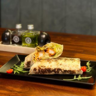 Wrap cu pui crispy și sos picant/nepicant