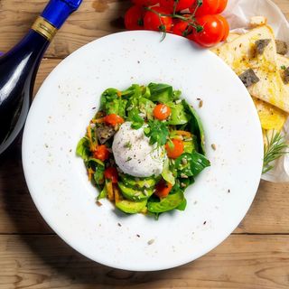 Salata cu Avocado si ou posat  370 gr