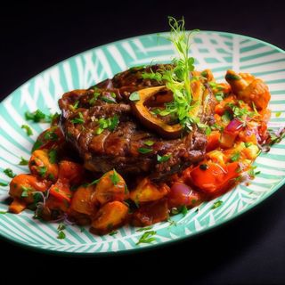 Osso Buco cu legume Sote in sos rosu 