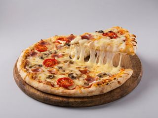 Pizza Prosciutto e Funghi