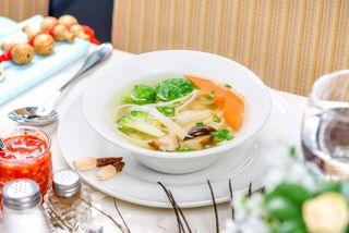 Supa de pui cu taieti