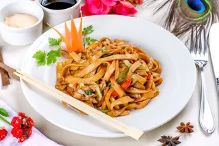 Chao mian cu file de porc