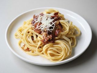 Carbonara cu ou si pancetta