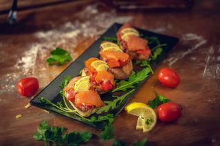 Bruschetta cu somon afumat