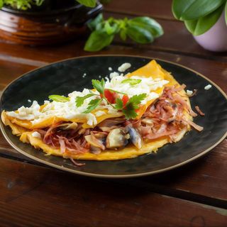 Omletă cu prosciutto și ciuperci