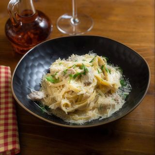 Tagliatelle cu pui și ciuperci - 450g