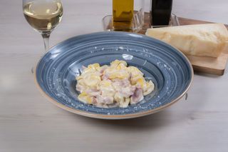 Tortellini panna e prosciutto