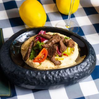 Hummus Con Canrne Di Manzo 