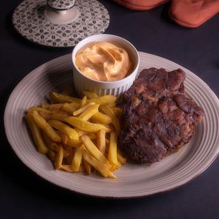 Meniu ceafă porc la grătar