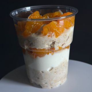 BUDINCA DE OVAZ CU IAURT SI MANDARINE