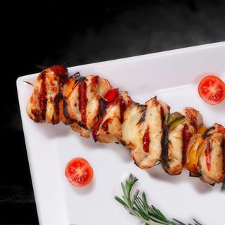 Frigărui de pui marinate