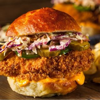 Crispy CHICKEN Sandwich, by Ovidiu Vasile - MENIU NOU