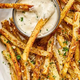 Cartofi cu USTUROI, PATRUNJEL si PARMEZAN