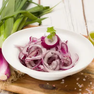 Salata de ceapa rosie 