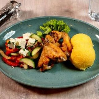 Meniu cu aripioare și mujdei