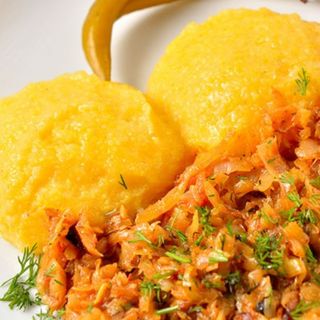 Varza calita cu mamaliguta