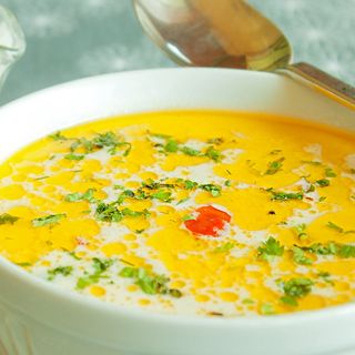 Ciorba de burta 0.410 ml cu smantana , ardei si 1 chifla 