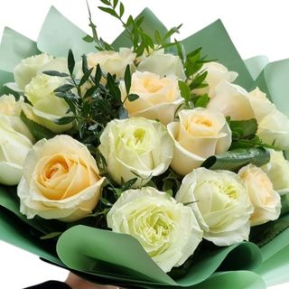 Buchet 15 trandafiri alb - somon 