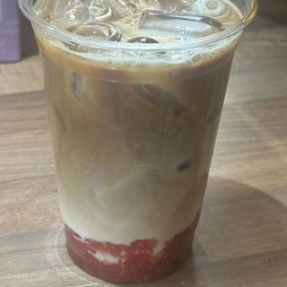 Raspberyy ice latte