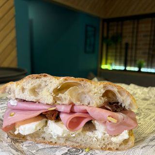 Focaccia Mortadella