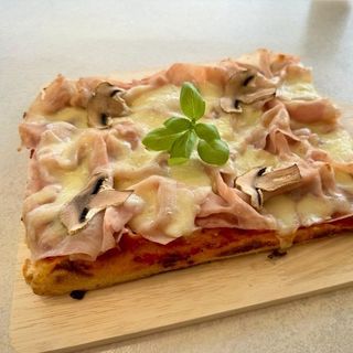 Pizza Prosciutto e Funghi (450-500 gr)