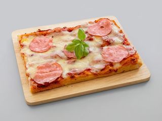 Pizza Salami (450-500 gr)