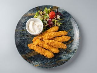 Crispy strips cu sos de usturoi