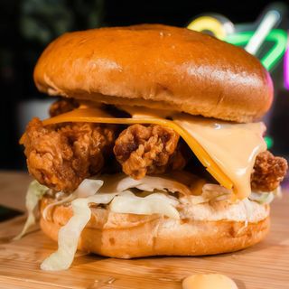 Cheeseburger Pui 350g