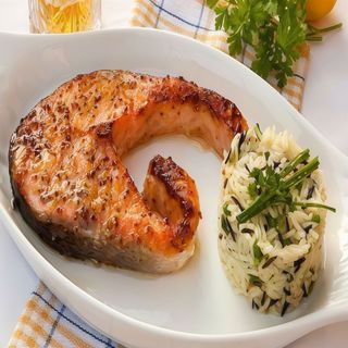 Somon teriyaki cu orez zucchini