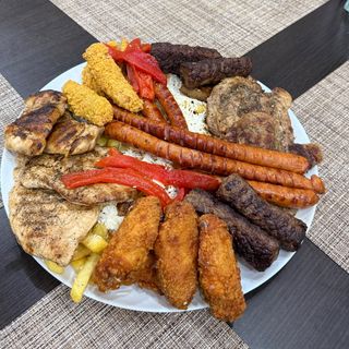 Platou mix pui&porc (3-4 persoane)