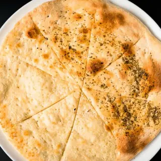 Paine Baccarat cu  parmezan si usturoi