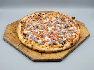 Pizza cu vita si ceapa rosie Ø32cm