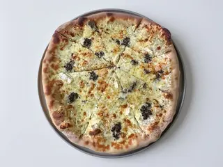 Pizza cu trufe Ø32cm