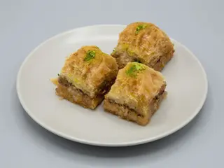 Baclava cu nuca (2 bucati)