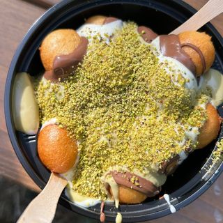 Mini gogosi cu ciocolata alba