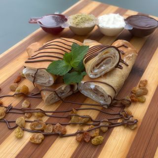 Clatite cu branza dulce, stafide si Nutella