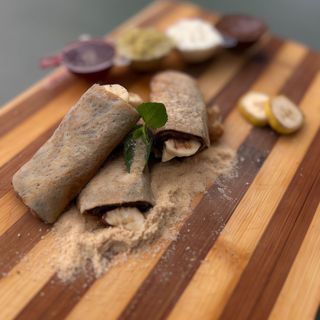 Clatita cu Nutella, banane si biscuitit