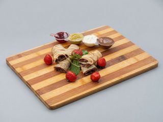 Clatita cu Nutella, crema de vanilie si capsuni