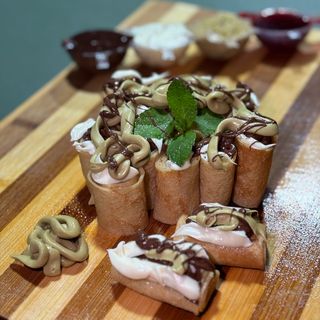 Clatite sushi - Platou familly: cioco alba, fistic, Nutella