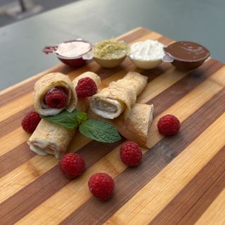 Clatita cu ciocolata alba si zmeura