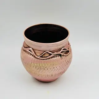 Ghiveci decorativ din ceramică – un accent cald pentru casa ta