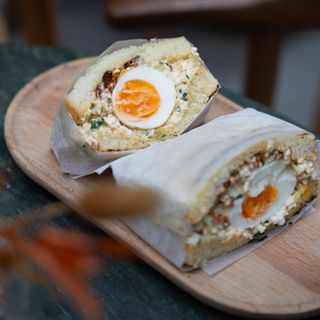 Chilli Crunch Eggs Sandwich