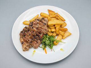 Ceafa de porc la gratar