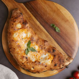 Calzone PROSCIUTTO E FUNGHI