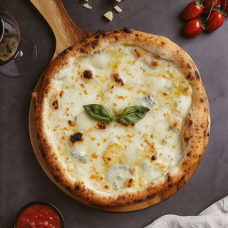 Pizza QUATTRO FORMAGGI