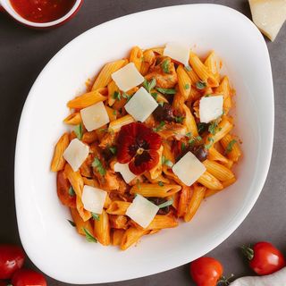 PUTTANESCA CON TONNO