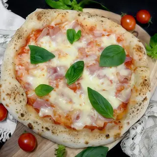 Pizza Napoletana Prosciutto e fungh