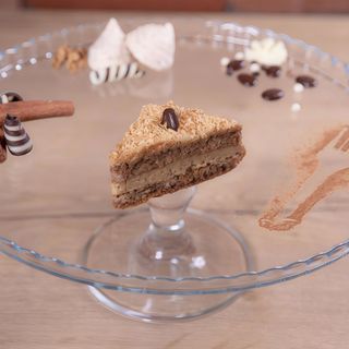 Prăjitură cu nucă