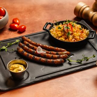 Carnaciori Homemade (maturati in-house intre 4 si 5 zile).